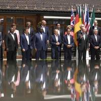 Допомога Україні, але без перетину 