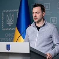 Російські війська не взяли Лисичанськ: Арестович заявив про загрозу, яка вирішиться за добу-дві