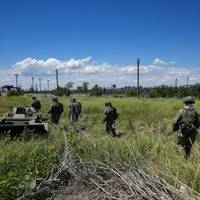 Росія продовжує збільшувати військову техніку біля кордонів України для наступу: куди її звозить (фото)