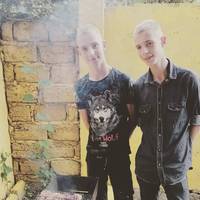 Разом народилися, разом поховали: на Чернігівщині рашисти розстріляли 17-річних братів-близнюків та їхнього друга