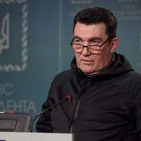 Спершу знищення окупантів, потім – дипломатія: Данілов жорстко відповів на російський наратив