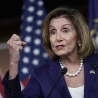 Світ стоїть перед вибором між автократією та демократією: гучна заява Пелосі після прибуття на Тайвань