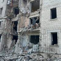 Постраждали діти: Окупанти вдарили по житловій багатоповерхівці у Вознесенську на Миколаївщині