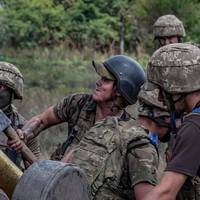 На Бахмутському і Авдіївському напрямках тривають запеклі бої – Генштаб