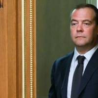 Щось пішло не так: Дмитро Медведєв отримав ускладнення після інтимної операції