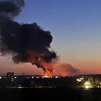 Щойно! У Херсоні місцеві повідомили про велику кількість вибухів (відео)