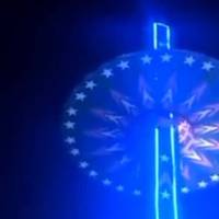 В Індії атракціон з людьми впав із 15-метрової висоти (відео)