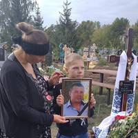 До сліз! Син отримав останній подарунок батька. Мережу зворушила історія полеглого воїна ЗСУ