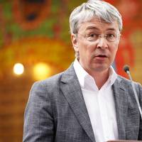 Ткаченко відповів, коли зірок-зрадників позбавлять звання народних артистів України