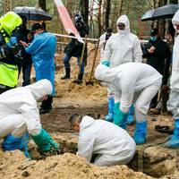 В Ізюмі закінчили ексгумацію – підняли 436 тіл, серед них багато жінок, є діти