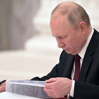 Путін підписав закон про 10 років за дезертирство і здачу в полон