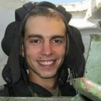 «ПРОЩАЙТЕ ПАЦАНИ – НА МЕНЕ ЙДУТЬ Т-72». Він загuнув вступивши в бій з російським танком Т-72