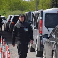 Де брати людей: Арестович - про виїзд за кордон студентів, далекобійників та моряків