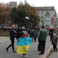 Херсонці виходять із українськими прапорами зустрічати ЗСУ