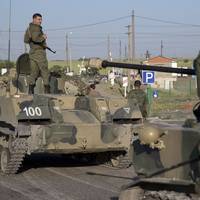 РФ перекинула до Білорусі близько 15 тисяч військовослужбовців: білоруський опозиціонер пояснив, чи є загроза