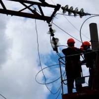 Чи буде світло? В новорічну ніч енергосистема України зазнала вже 13-тої масованої атаки дронами