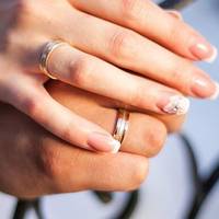 Чому не можна знімати весільну обручку, та до чого це може призвести