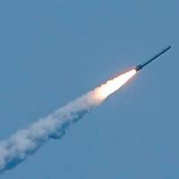 Нічна атака на Київ. Російські війська запустили кілька хвиль «Шахедів», було чути вибухи