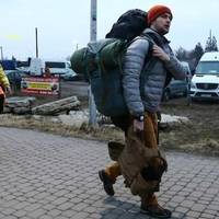 Юристи розповіли, чи випускають студентів іноземних вишів з України