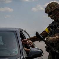 Загальна мобілізація: українські чоловіки можуть легально виїжджати за кордон через спеціальну систему