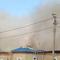 Обидва куполи церкви впали: під Києвом горить храм ПЦУ, кадри з місця