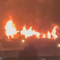 Горить так, що видно з космосу! Під Москвою хтось знову вдало 