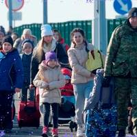 Тисячам жінок в Україні заборонили виїзд за кордон. Про які професії йдеться