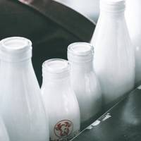 Ціни знову злетять: українцям розповіли, як зміниться вартість молочки у лютому