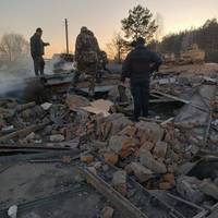 Чернігівщину атакували 2 бойові літаки: під завалами промислової будівлі – люди