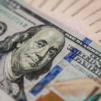 Весняні коливання курсу долара: до чого готуватися українцям