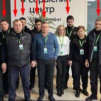 Скажіть мені будь ласка, хіба цю роботу не можуть робити жінки? Навіщо їм усім бронь?