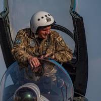 Людина про яку потрібно згадувати не тільки сьогодні. Він один із перших взяв на себе удар: річниця втрати легендарного українського пілота