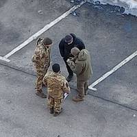 Чи можна не показати військкому документи на вулиці при видачі повістки: правила досить прості