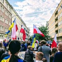 Біженців з України масово позбавляють статусу UKR та всіх виплат у Польщі: у небезпеці і ті, хто не виїжджає з країни