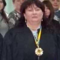 Суддя, яка дала умовний термін ґвалтівникам дівчинки на Закарпатті, 