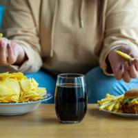 Підліток втратив зір, бо їв лише чіпси й картоплю фрі