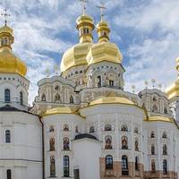 Перехід Лаври до української церкви: радіти поки рано