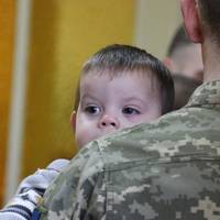 У Львові військові стали хрещеними батьками для 16 сиріт з Луганщини