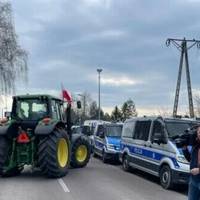 Польські фермери намагались заблокувати залізничну колію на кордоні з Україною, поліція зірвала акцію, – ЗМІ