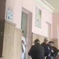 Дідусь навколішках благав лікаря про допомогу, але йому відмовили: “рівень людяності дорівнює нулю”