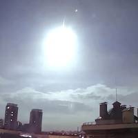 Не супутник NASA: назвали ймовірну причину яскравих нічних спалахів над Києвом (Фото)