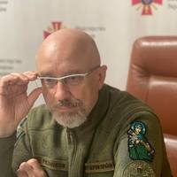 Резніков: Зеленський доручив Залужному відправляти воєнкомів із тилу на фронт