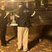 В Одесі мати з 2-річною дитиною випали з 16-го поверху будинку