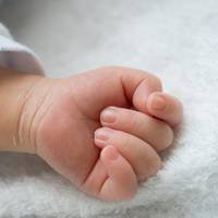 На Львівщині 13-річна школярка народила дитину від старшого на кілька років юнака