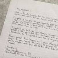 Бурхливий секс не давав заснути: жінка написала пристрасним сусідам листа (Фото)