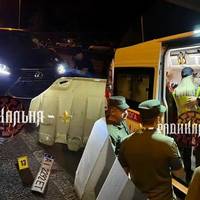 Впав на коліна і вдавав інсульт: у мережі показали відео із суддею одразу після ДТП