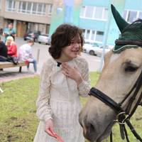 У Львові здійснили мрію 11-річної Вероніки з Вугледара, яка втратила всіх рідних й дивом вижила