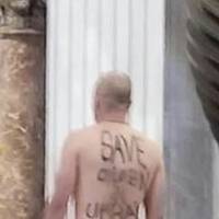 Голий чоловік висунув вимогу щодо війни в Україні на вівтарі собору Святого Петра у Ватикані