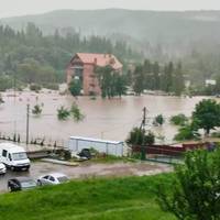 Потопи тривають. На Львівщині через опади вийшла з берегів річка, постраждали десятки домогосподарств