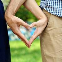 Сімейна пара зайнялась груповим сексом із своїми друзями: все закінчилось гучним скандалом